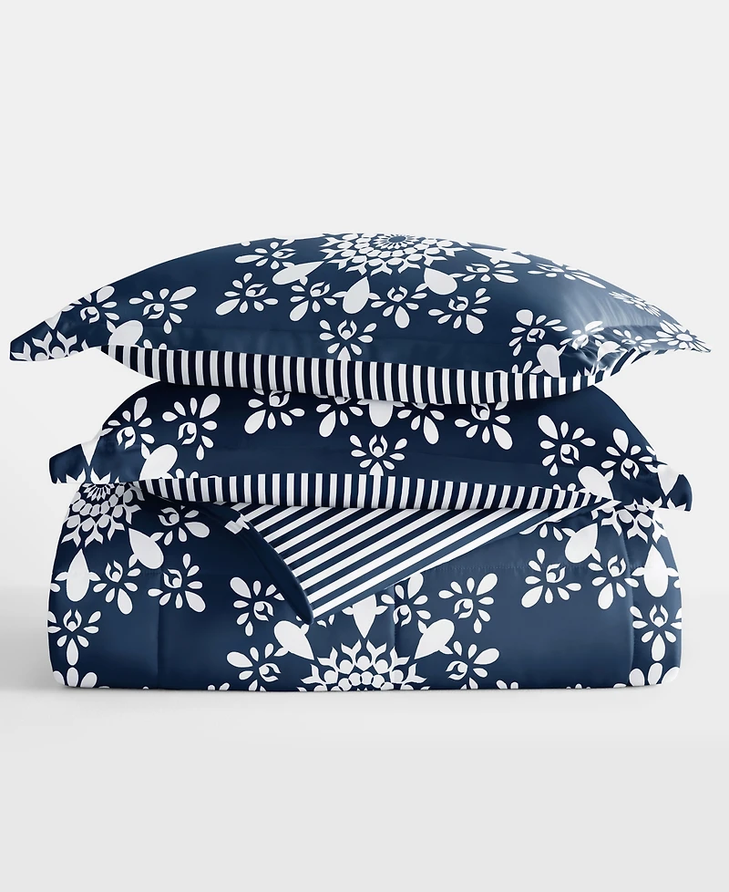 ienjoy Home Ultra Soft Daisy Medallion Reversible 2- Pc. Comforter Set, Twin