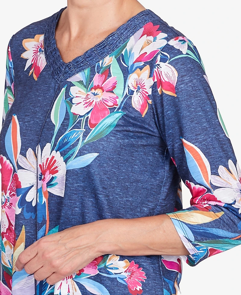 Alfred Dunner Petite in Full Bloom Placed Floral V-neck Top