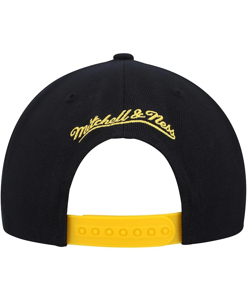 Men's Mitchell & Ness Yellow, Black Chicago Bulls Day One Snapback Hat
