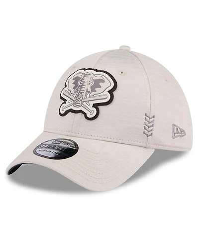 Men's New Era Cream Oakland Athletics 2024 Clubhouse 39THIRTY Flex Fit Hat