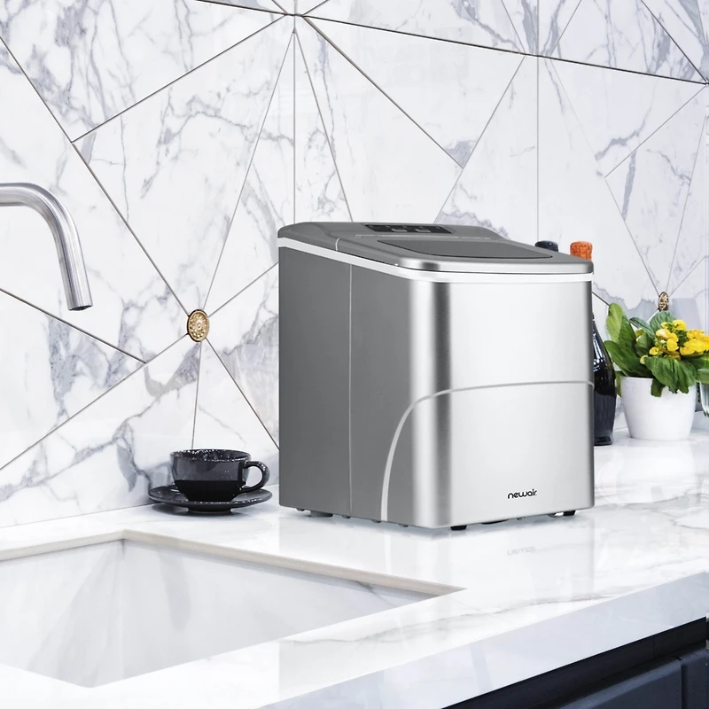 Newair 26 lbs. Countertop Bullet Ice Maker in Silver