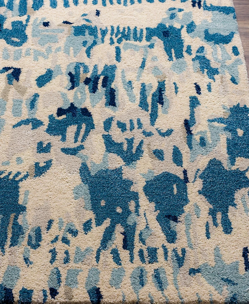 Surya Kavita 33061 2'x3' Area Rug