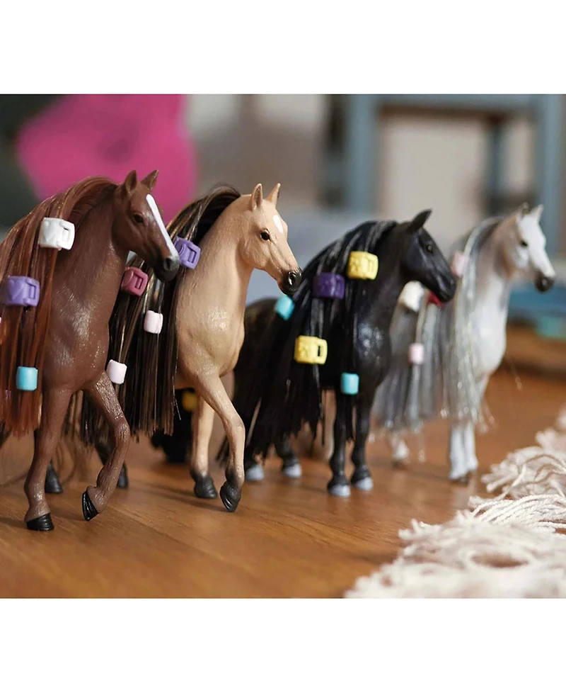 Schleich Beauty Horse Criollo Definitivo Mare - Black Horse Figurine