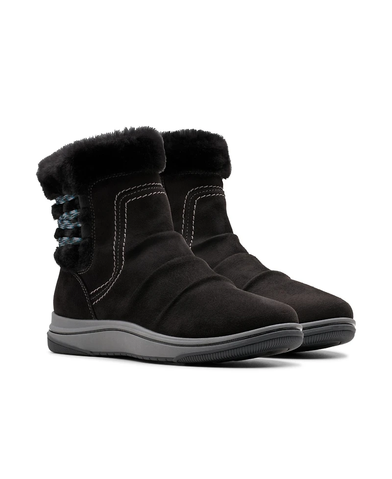 Clarks Women's Cloudsteppers Breeze Cozy Boots