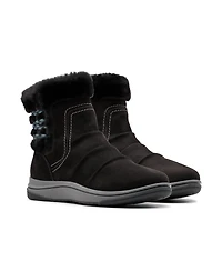 Clarks Women's Cloudsteppers Breeze Cozy Boots