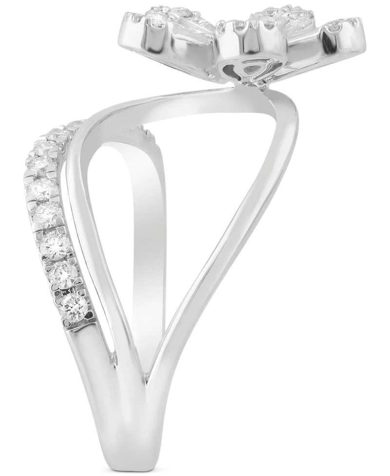Diamond Round & Baguette Flower Statement Ring (1 ct. t.w.) in 14k White Gold