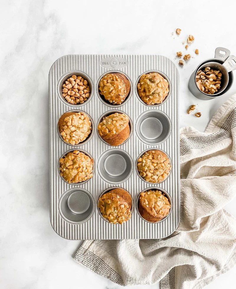 Usa Pan Non-Stick Aluminum 12 Cup 15" x 11" Muffin Pan Lid Set