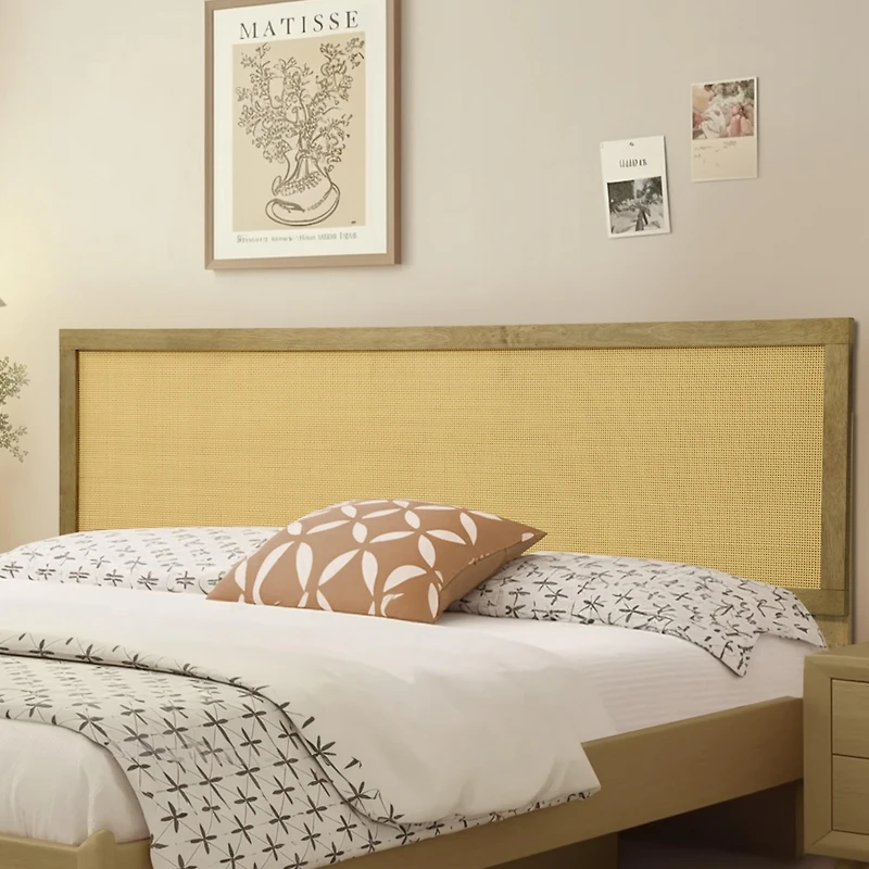 LuxenHome Natural Finish Rubberwood with Rattan Panel Headboard, Queen