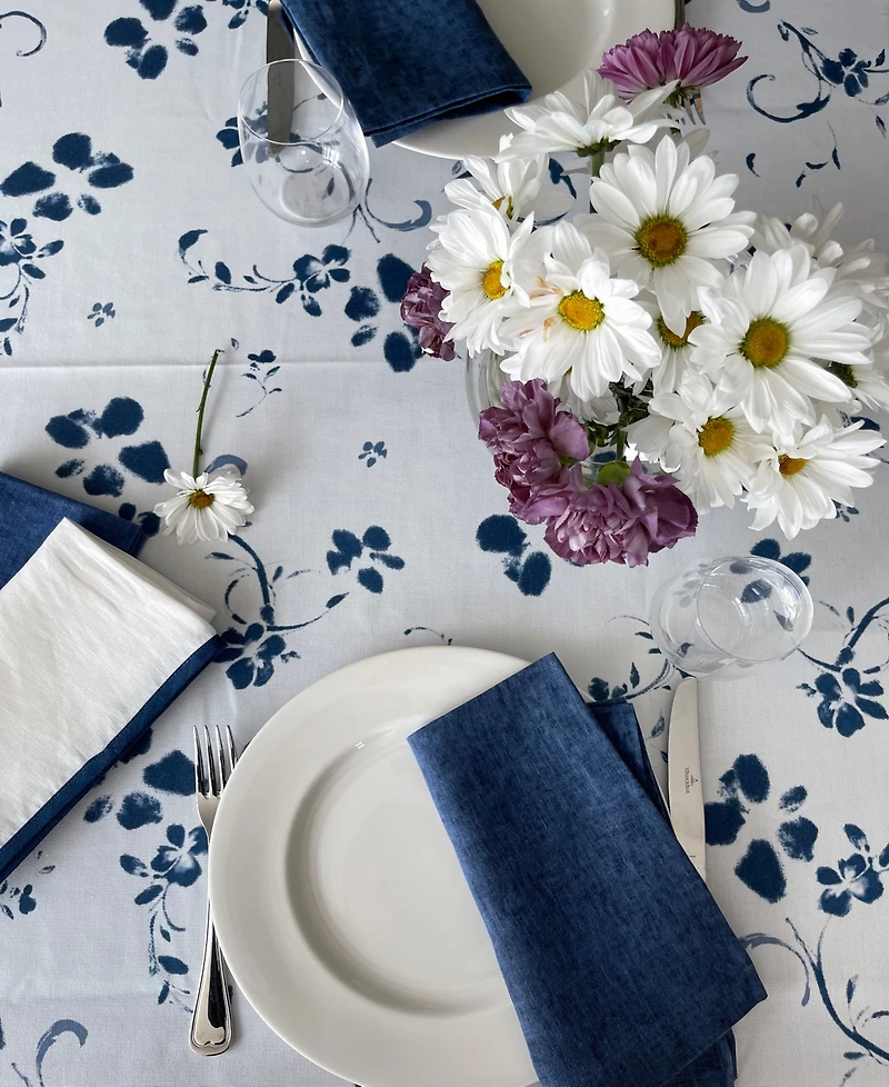 Mode Living Naples Tablecloth, 70 x 70