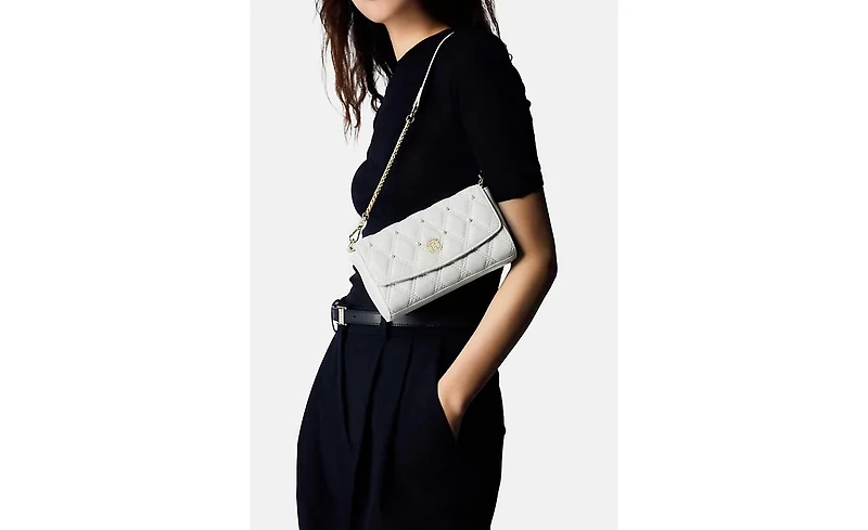 Pearl Quilted Shoulder Bag Small Chanel Bag Collection in Leather Victoria Hyde