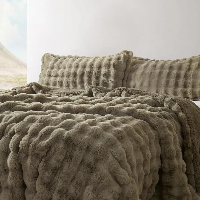 Snowball Chunky Bunny - Coma Inducer Oversized Comforter Set - Olive Earth,King