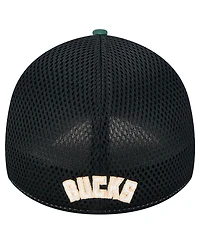 New Era Men's Hunter Green Milwaukee Bucks Active Tech Neo Flex 39THIRTY Flex Hat