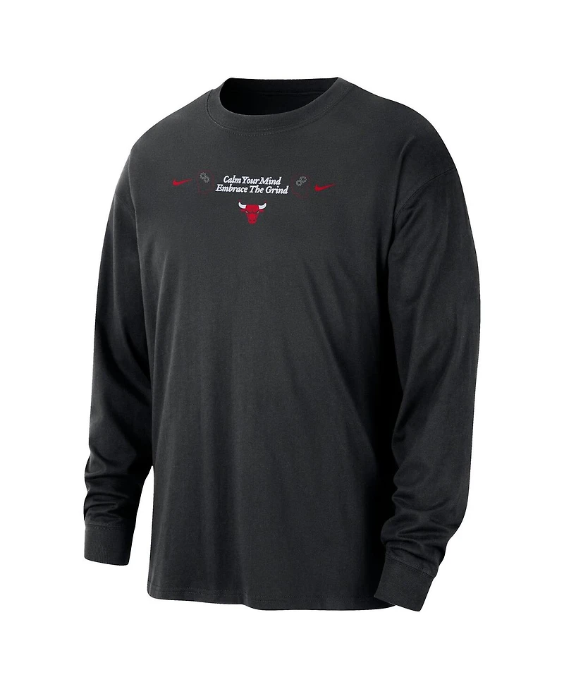 Nike Men's Black Chicago Bulls Courtside Oversized Long Sleeve T-Shirt