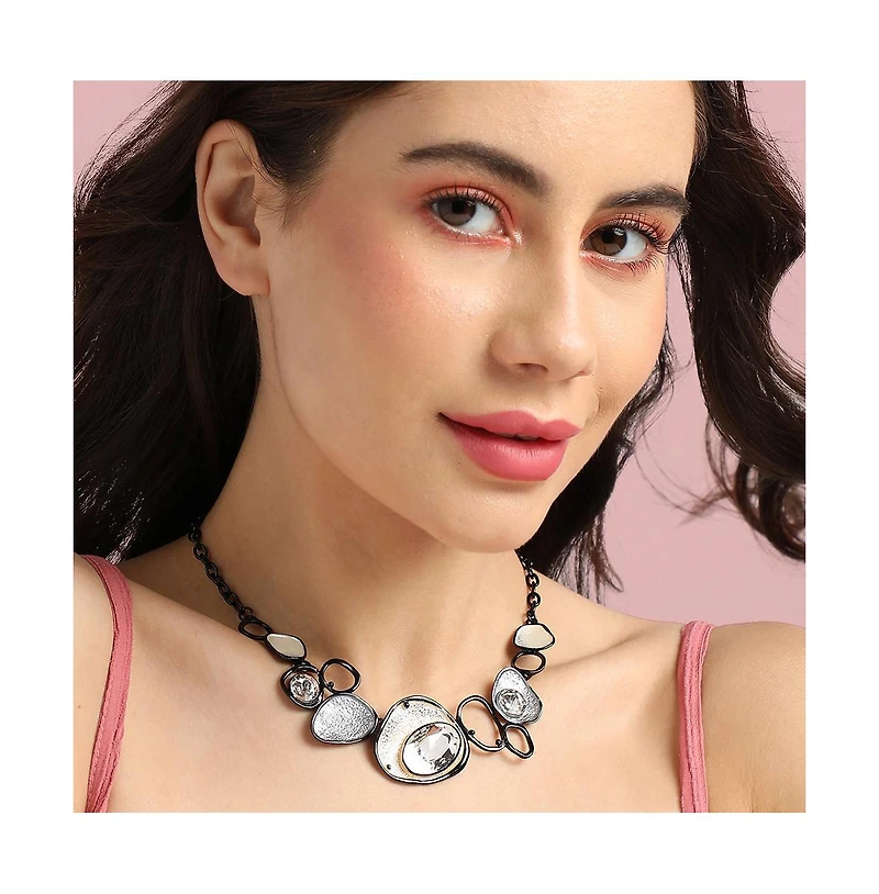 Metallic Dented Stone Necklace