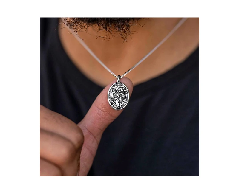 Vincero Men's Rose Amulet - Symbol of Strength and Resilience