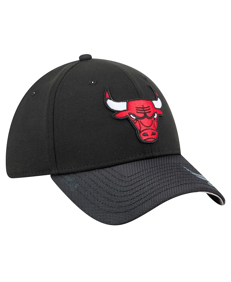 New Era Men's Black Chicago Bulls Sport Night Visor Hit 39THIRTY Flex Hat