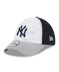 New Era Men's Navy/Gray New York Yankees 2025 Mlb Clubhouse 39THIRTY Flex Hat