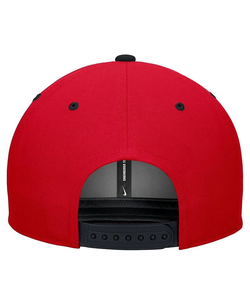 Nike Men's White/Red Cincinnati Bearcats Pro Performance Snapback Hat