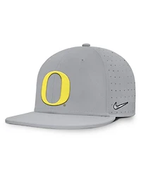 Nike Men's Gray Oregon Ducks On-Field Dugout True Performance Fitted Hat