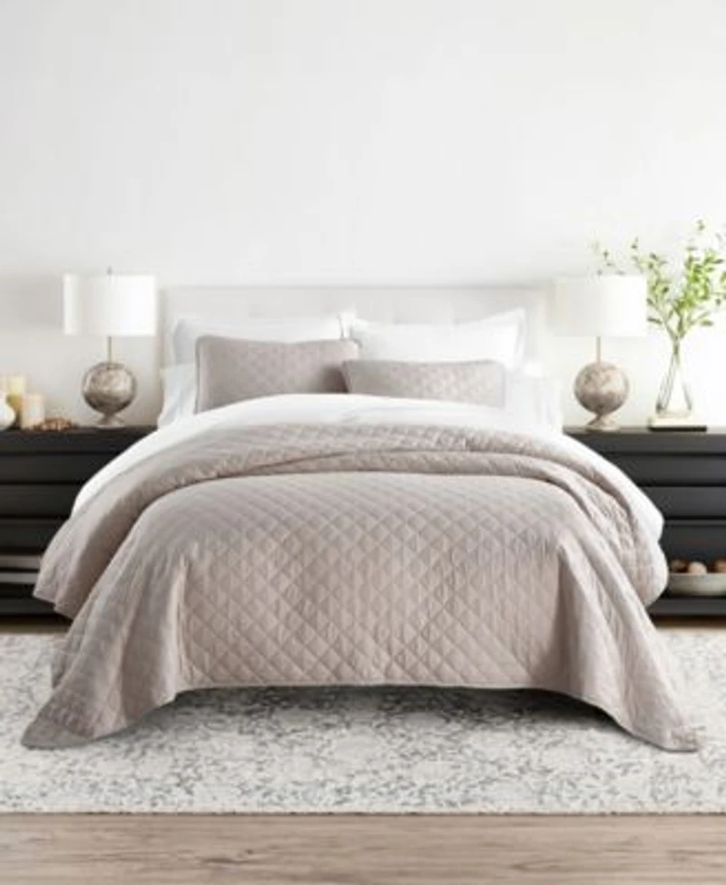 Ienjoy Home Diamond Stitch Lightweight Quilt Sets