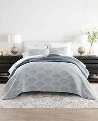 ienjoy Home Scallop Reversible -Pc. Lightweight Quilt Set