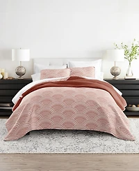 ienjoy Home Scallop Reversible 3-Pc. Lightweight Quilt Set, King/California King