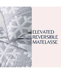 Winter-Themed Snowflake Matelasse Quilt Set with Shams