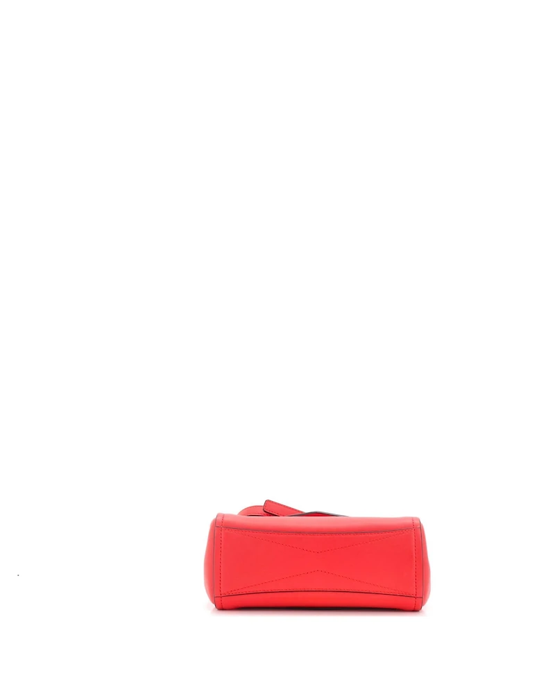 Pre-Owned Givenchy Mini Mystic Bag Leather