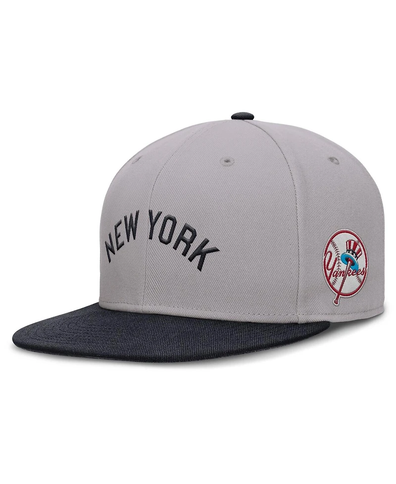 Nike Men's Gray New York Yankees True Performance Fitted Hat