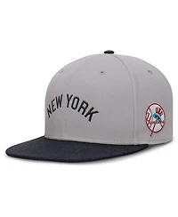 Nike Men's Gray New York Yankees True Performance Fitted Hat
