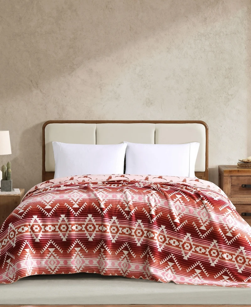 Wrangler Jericho Plush Reversible Blanket