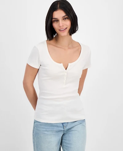 Hippie Rose Juniors' Ribbed Henley Longline T-Shirt