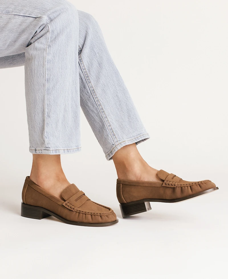 Journee Collection Women's Danna Round Toe Penny Loafers