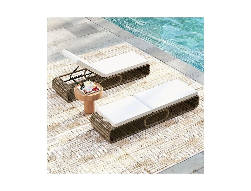 7-Position Adjustable Pe Rattan Outdoor Chaise Lounge Chair