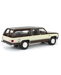 1/64 1986 Gmc Suburban Bronze & Tan, Showroom Floor Series