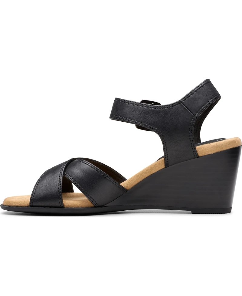 Clarks Collection Women's Emmalae Iris Wedge Sandals