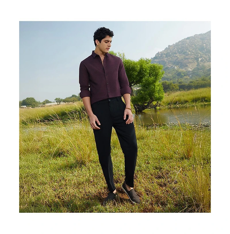 Campus Sutra Men's Wine Red Solid Cotton Shirt