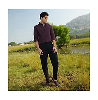 Campus Sutra Men's Wine Red Solid Cotton Shirt