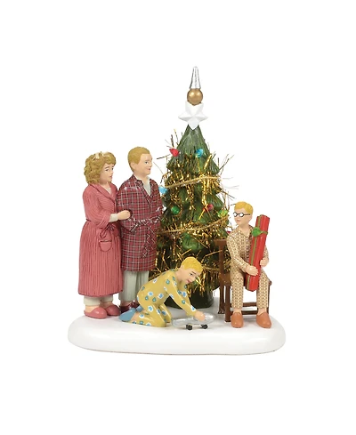 Department 56 The Family Opens Their Gifts Village Accessory