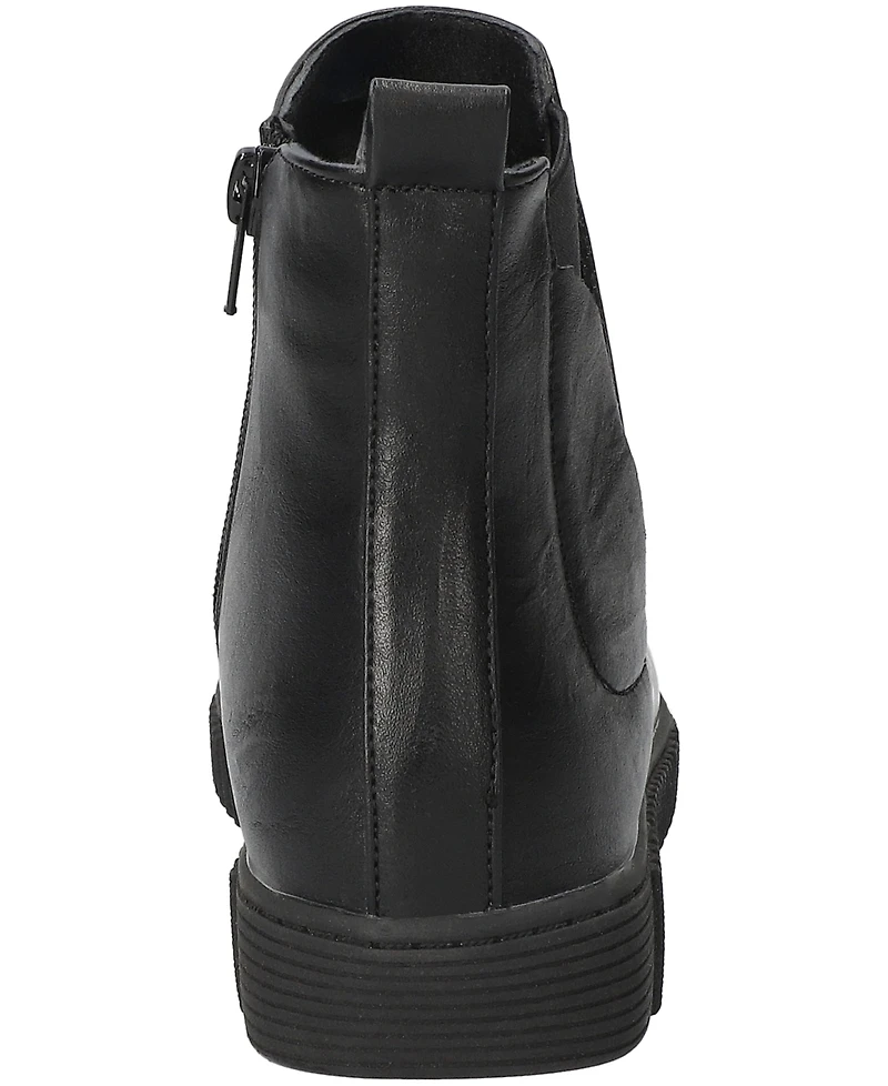 Easy Street Women's Wyatt Chelsea Boots