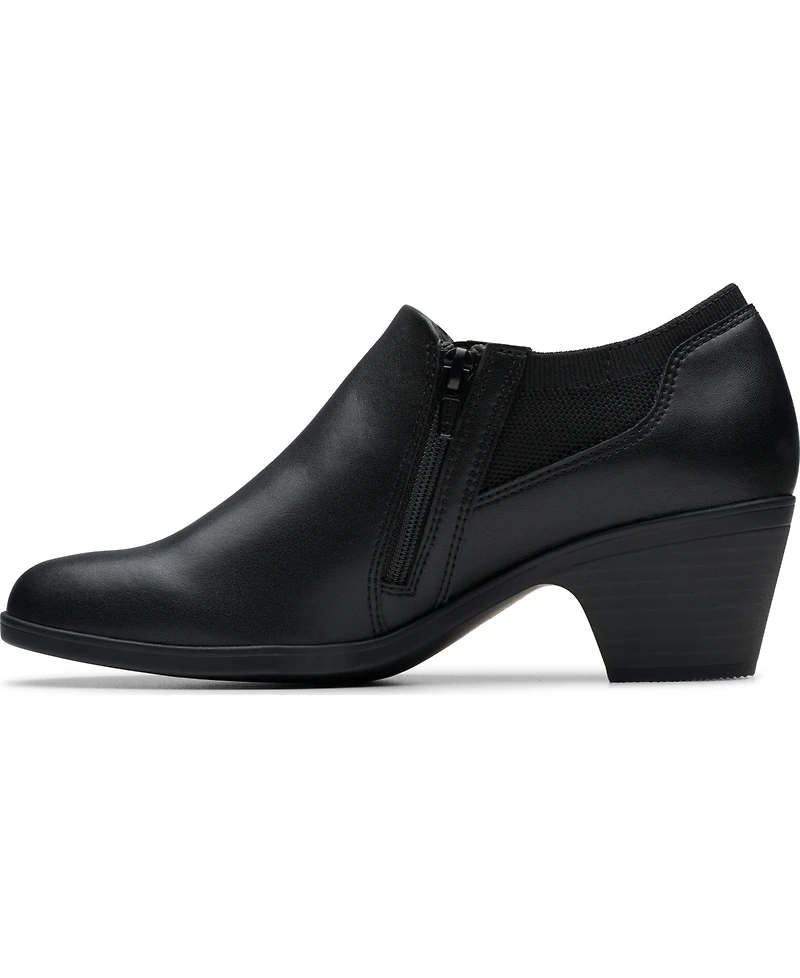 Clarks Women's Emily2 Darcey Round Toe Shooties
