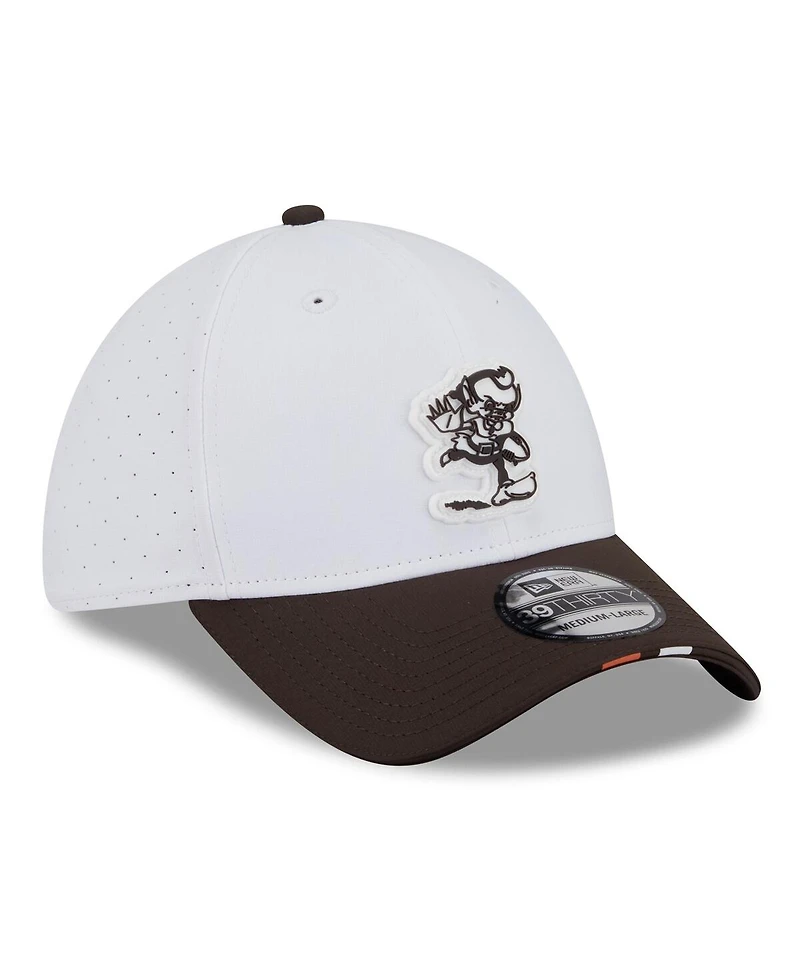 New Era Men's White/Brown Cleveland Browns 2025 Nfl Training Camp Throwback Logo 39THIRTY Flex Hat