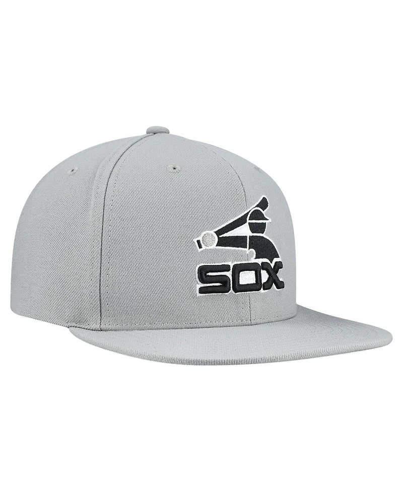 Mitchell & Ness Men's White Chicago White Sox Cooperstown Collection Basic Flip Snapback Hat