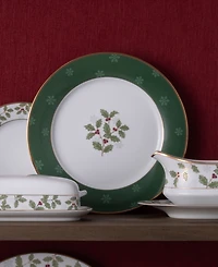 Holly Berry 9" Accent Plate, Set of 4