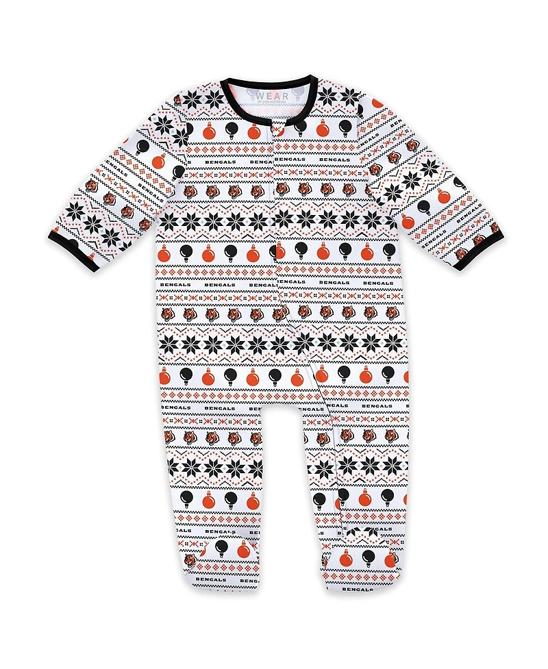Wear by Erin Andrews Baby Boys and Girls Cincinnati Bengals Allover Print Full-Zip Sleeper with Bib Set