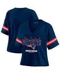 Wear by Erin Andrews Women's Navy New England Patriots Color Block Boxy Modest Crop V-Neck T-Shirt