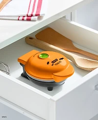 Dash Peanuts Snoopy Jack-o-Lantern Mini Waffle Maker