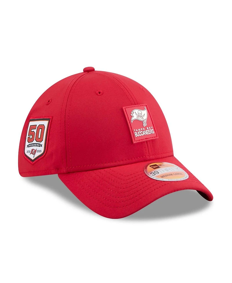 New Era Men's Red Tampa Bay Buccaneers 2025 Sideline 39THIRTY Flex Hat