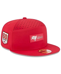 New Era Men's Red Tampa Bay Buccaneers 2025 Sideline Split Panel 9FIFTY Snapback Hat