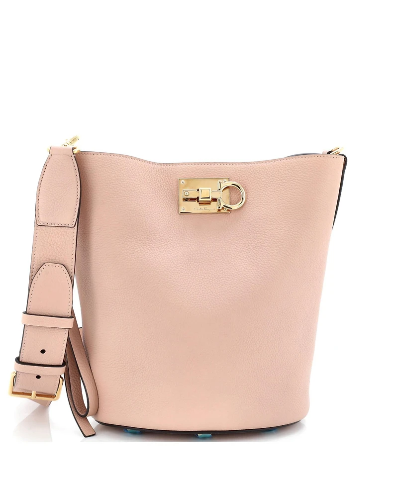 Pre-Owned Salvatore Ferragamo The Studio Bucket Bag Leather